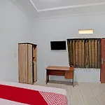 OYO 90503 Madina Residence Syariah