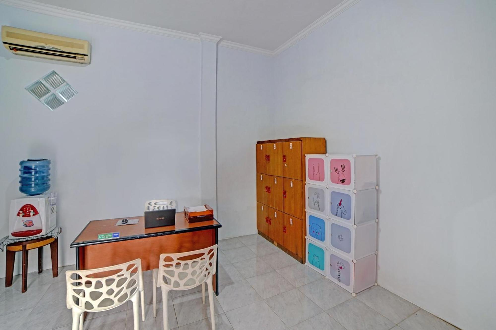 Hotel Oyo 90503 Madina Syariah Medan