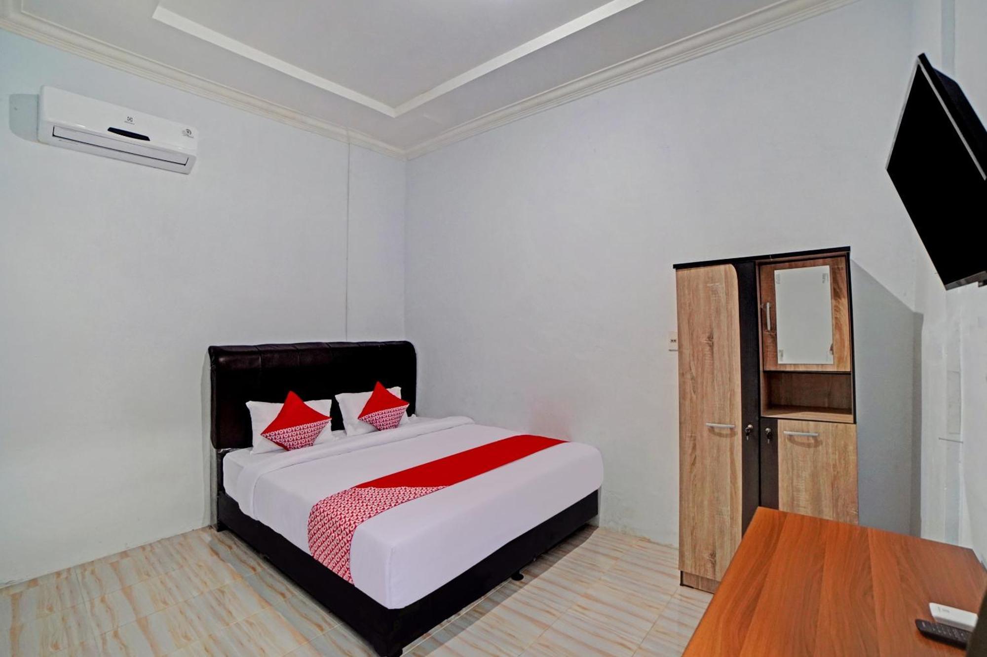 Oyo 90503 Madina Syariah Hotel